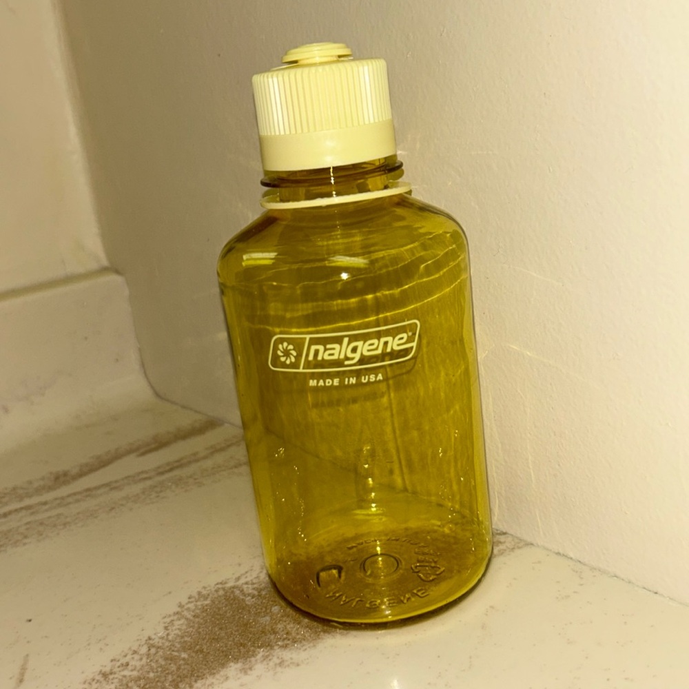 Nalgene water bottle 16 oz yellow